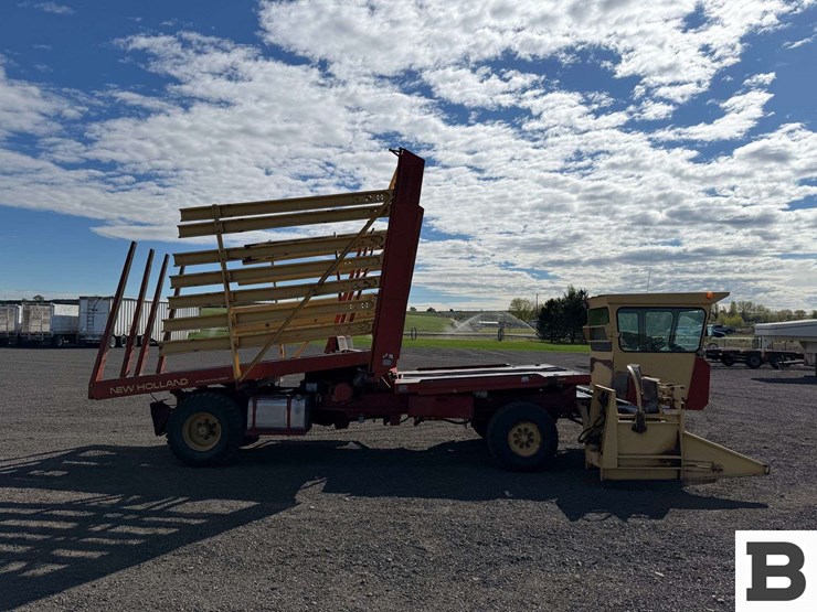 new-holland-1085-image-6