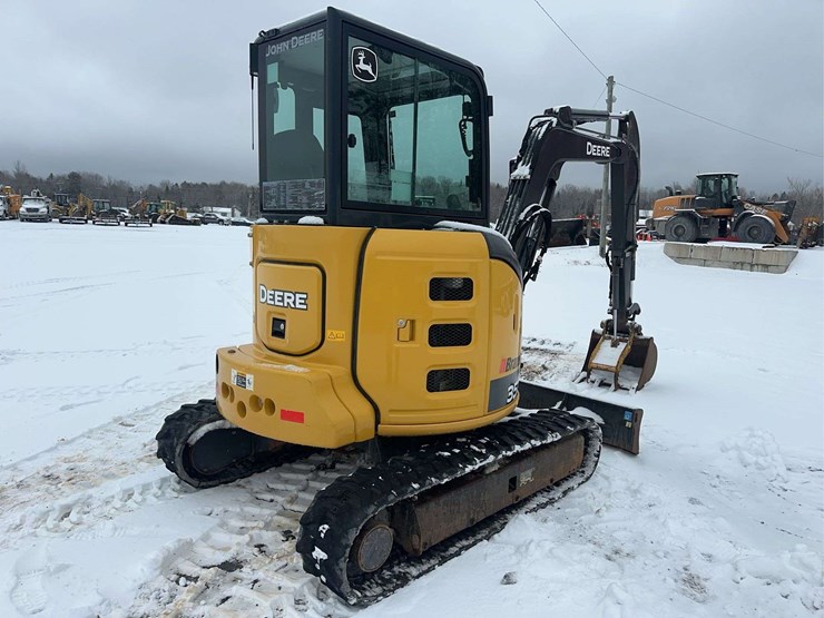 2019-deere-35g-image-5