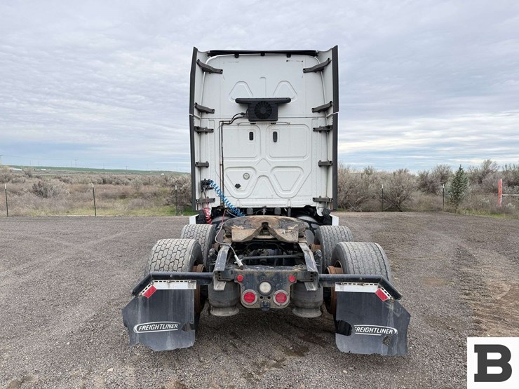 2018-freightliner-cascadia-125-image-4