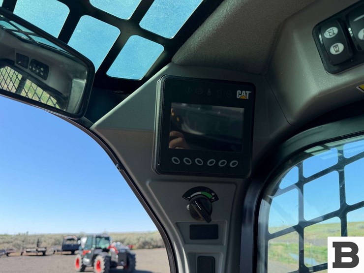 2017-caterpillar-299d2-image-50