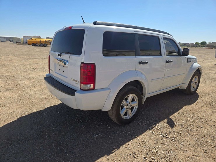 2011-dodge-nitro-image-3