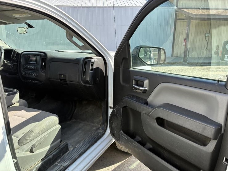 2015-chevrolet-silverado-2500-image-14