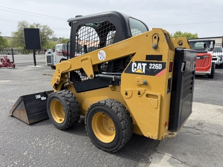 2017-caterpillar-226d-image-6