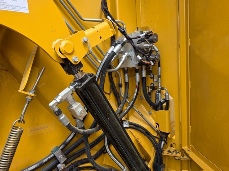 2020-vermeer-604r-signature-image-22