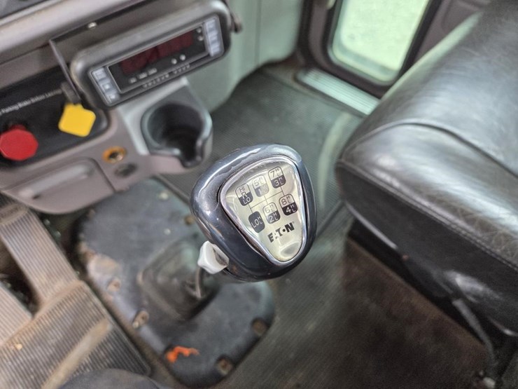 2016-peterbilt-367-image-20