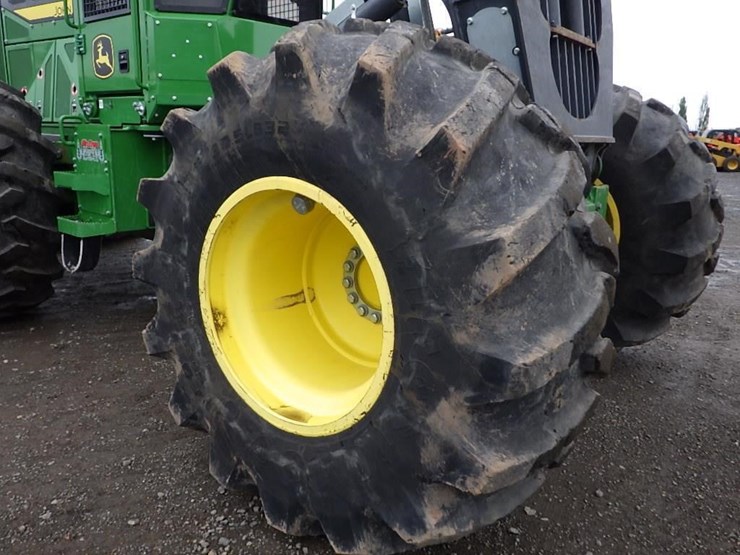 2022-deere-648l-image-27