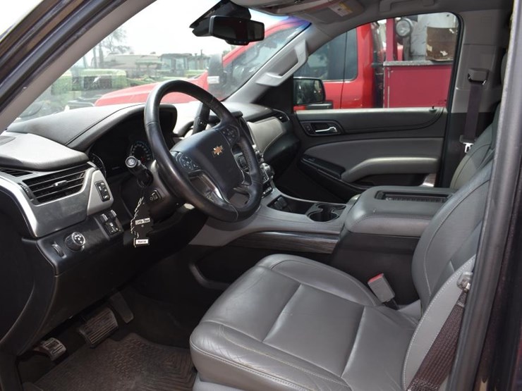 2017-chevrolet-tahoe-image-5
