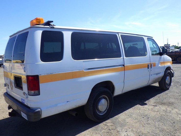 2006-ford-econoline-350-image-3