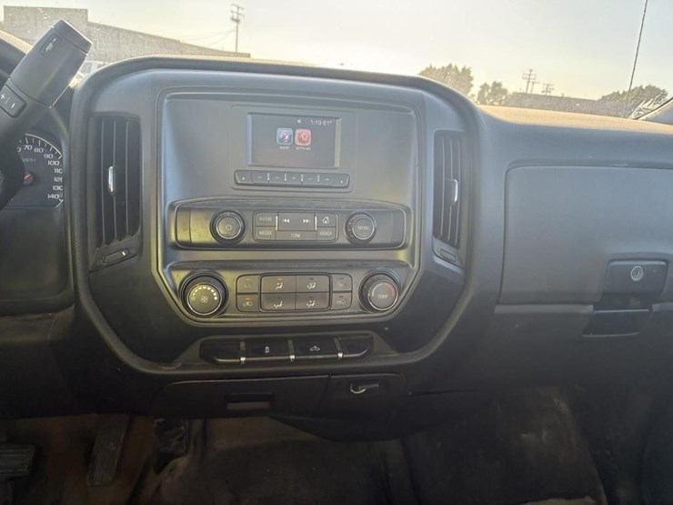 2016-chevrolet-silverado-2500-image-11