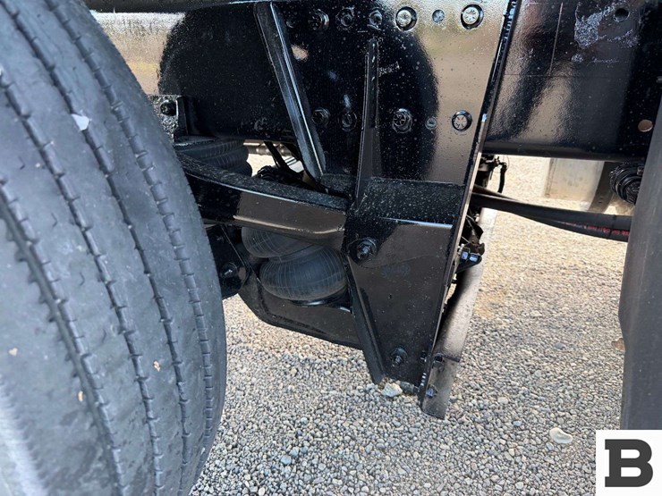 2017-kenworth-t880-image-37