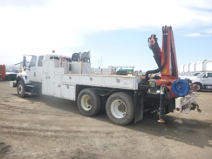 2009-international-7400-image-4