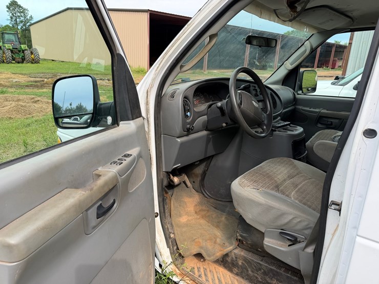 2003-ford-e350-image-11