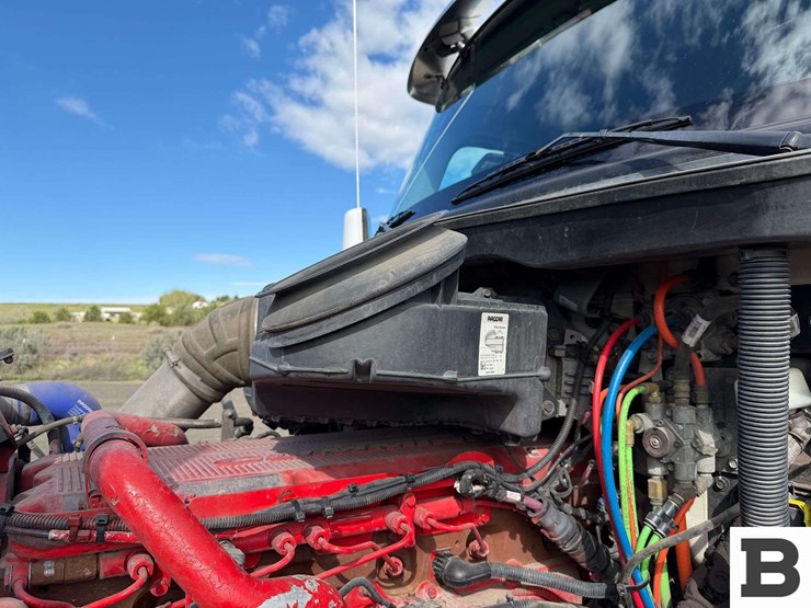 2017-kenworth-t880-image-43