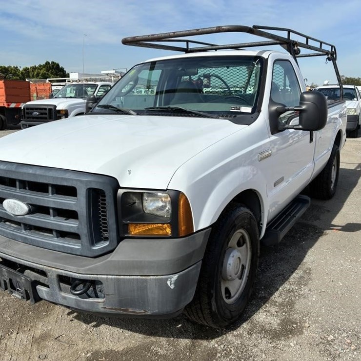2006 FORD F350 SD