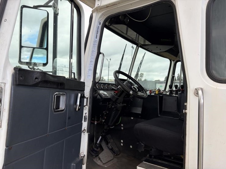 2011-autocar-xpeditor-image-10