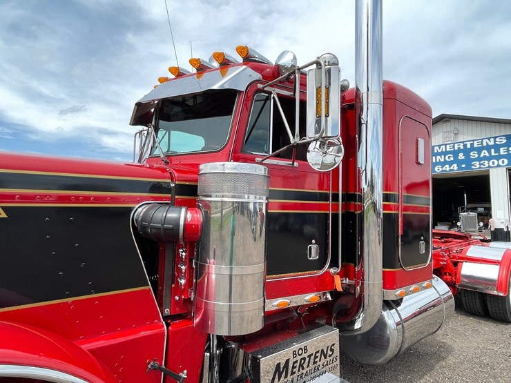 1976-peterbilt-359-image-15