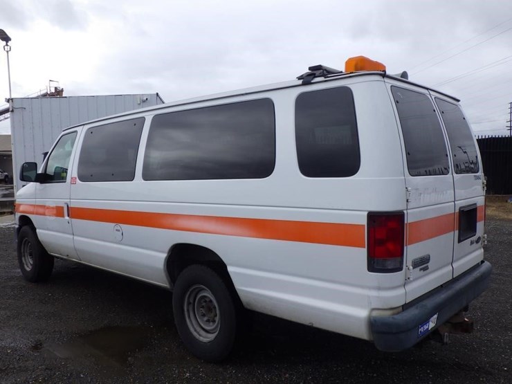 2009-ford-econoline-350-image-4