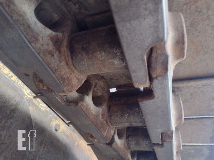 2018-caterpillar-d7e-image-30