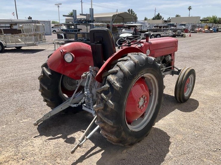 massey-ferguson-135-image-5