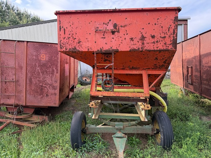 #508-•-#508-•-gravity-flow-wagon-with-pump-image-2