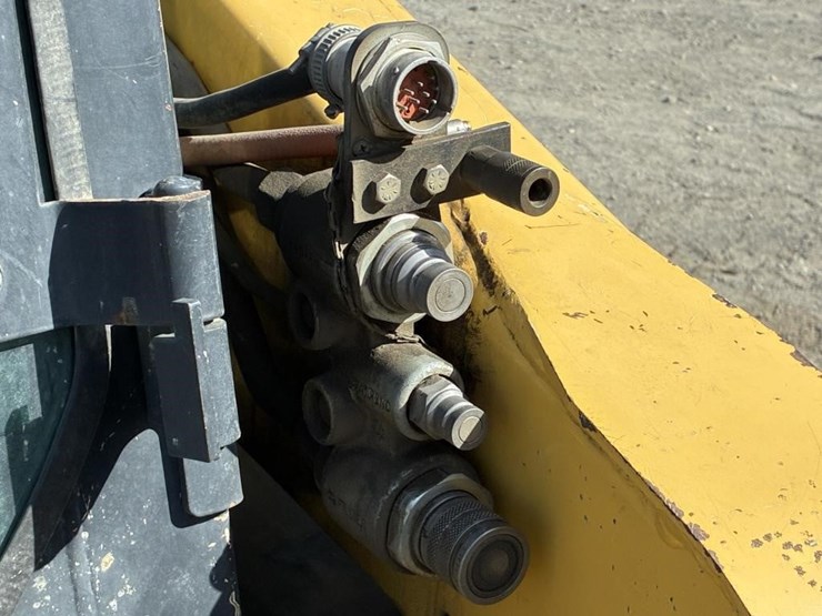 2018-yanmar-s220r-image-9