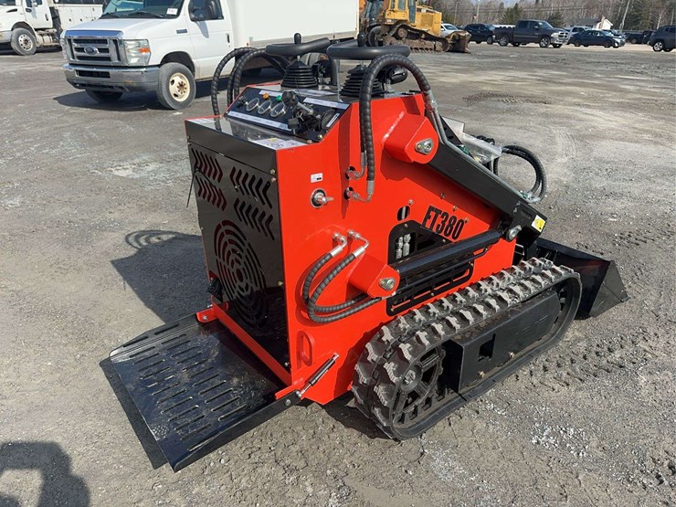 2026-future-ft380-mini-skid-steer-image-5