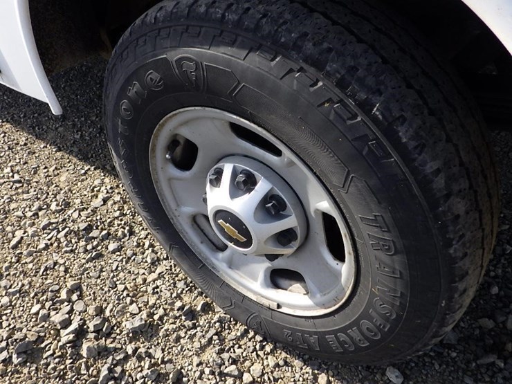 2017-chevrolet-2500hd-image-17