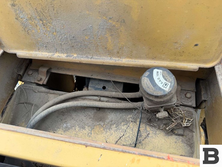 1993-caterpillar-416b-image-61