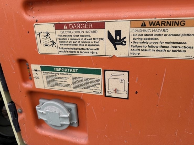 2014-jlg-4069le-image-17