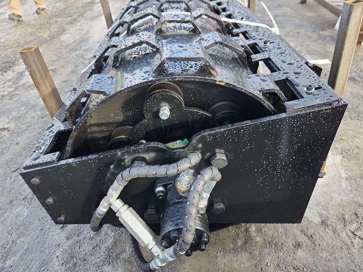 future-skid-steer-compactor-wheel-image-4