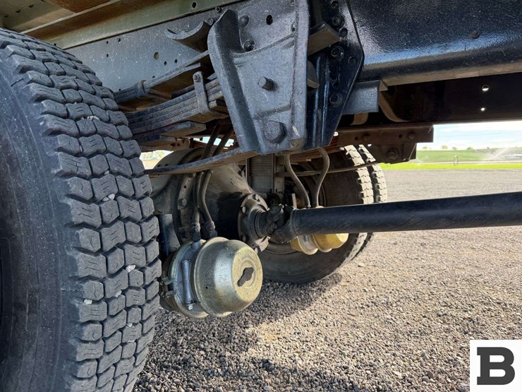 1985-international-1854-flatbed-truck-image-27