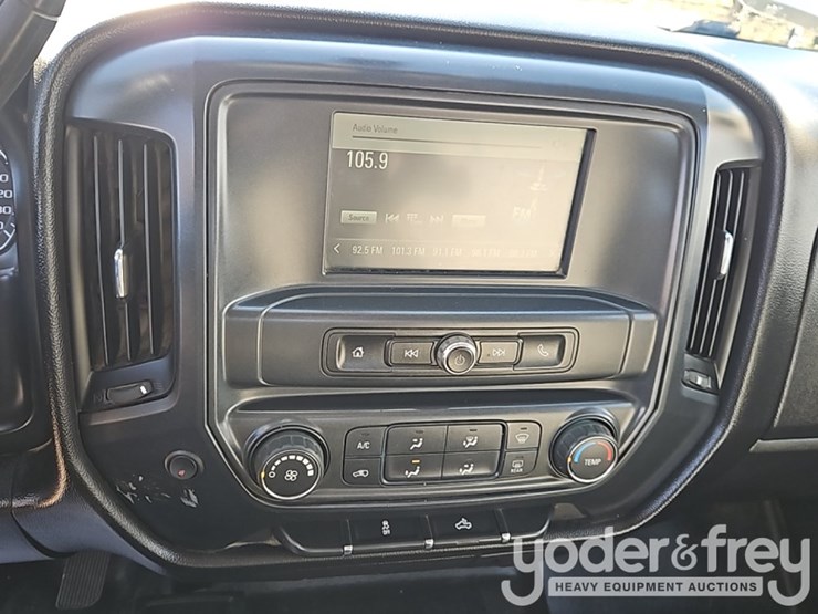2016-chevrolet-silverado-3500hd-image-25