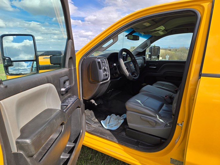 2016-chevrolet-2500-image-9