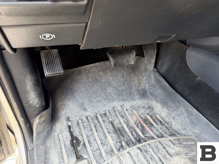 2012-dodge-3500-image-27