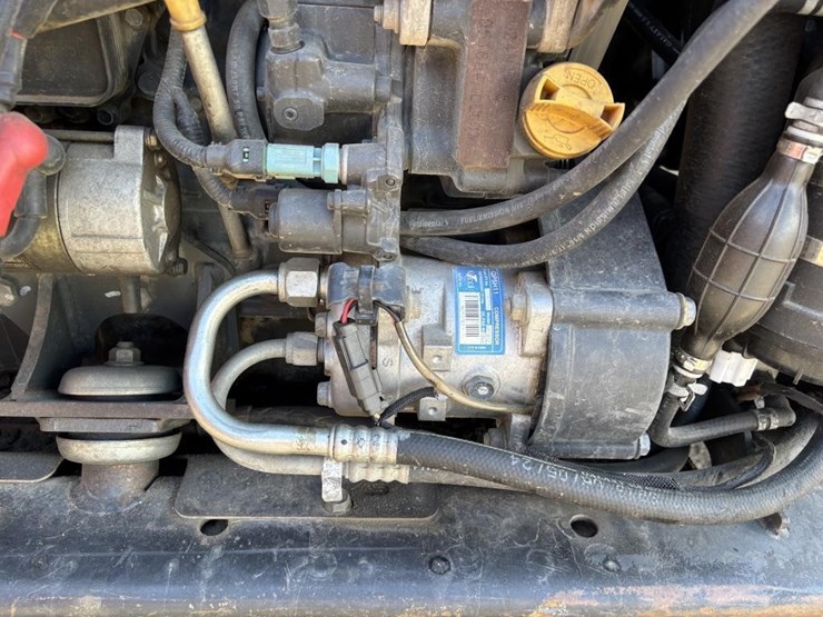 2016-bobcat-t650-image-34