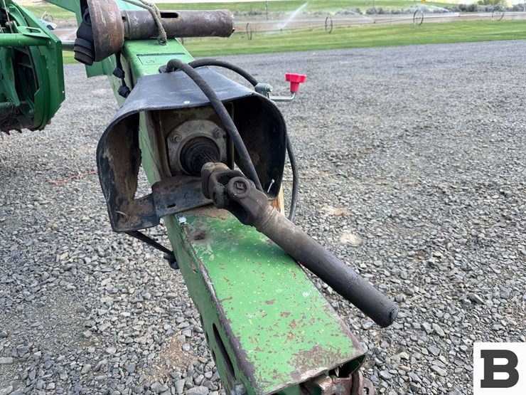 john-deere-820-image-9