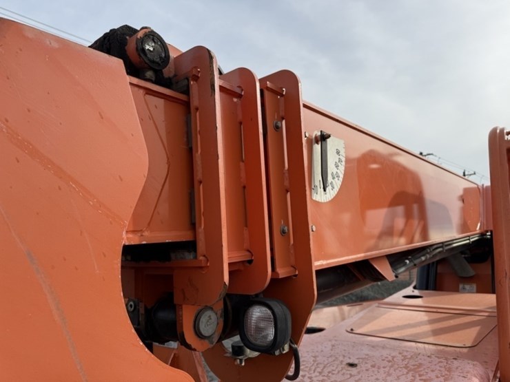 2015-sky-trak-8042-image-12