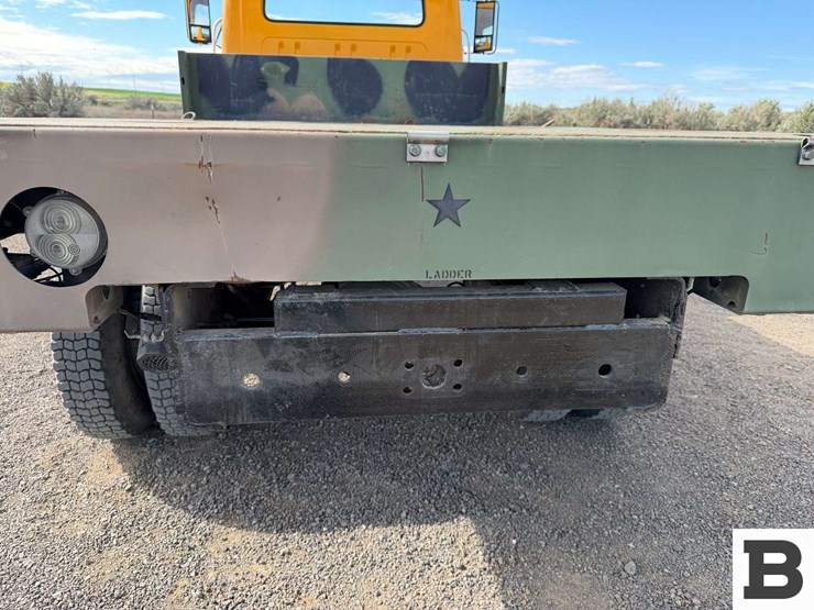 1985-international-1854-flatbed-truck-image-21