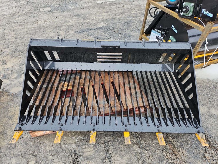 future-ft-clg72-skid-steer-rock-bucket-image-1