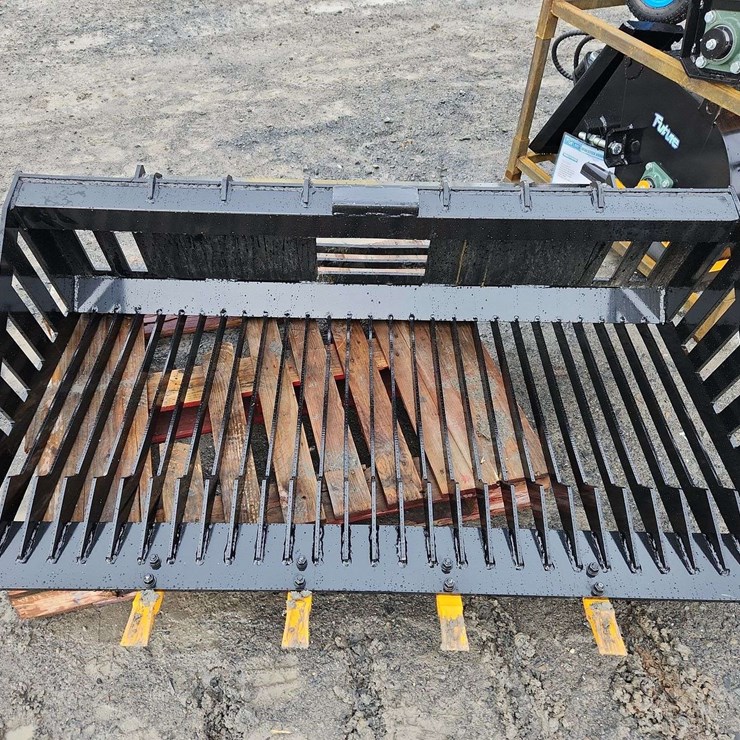 FUTURE FT-CLG72 Skid Steer Rock Bucket