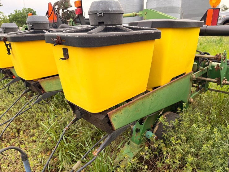 john-deere-12-image-8