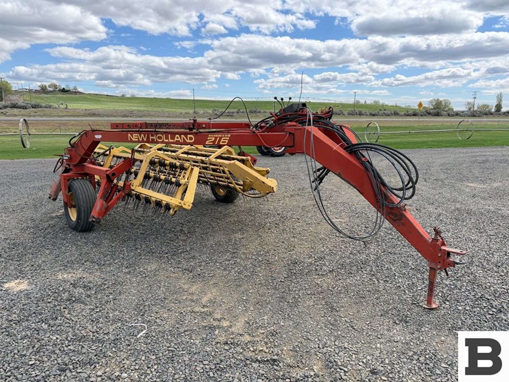 new-holland-216-image-7