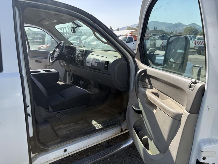 2012-gmc-sierra-2500-image-46