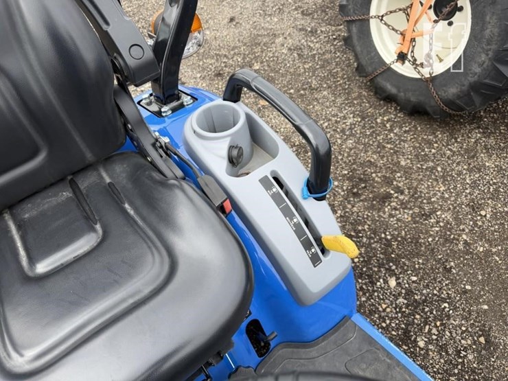 2022-new-holland-workmaster-25s-image-21