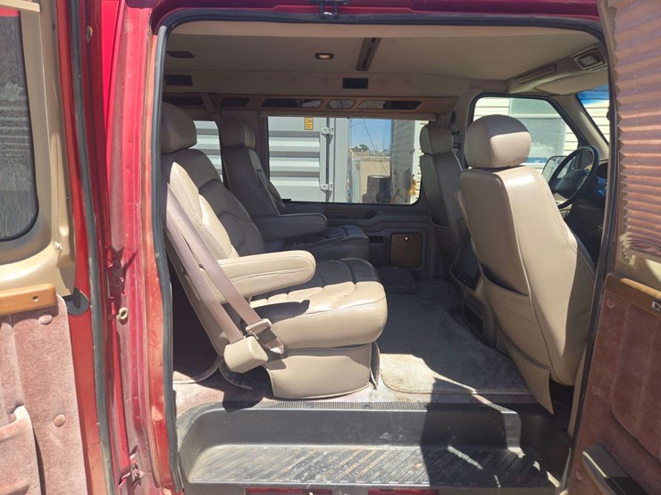 1998-ford-e150-econoline-cargo-van-3d-image-11