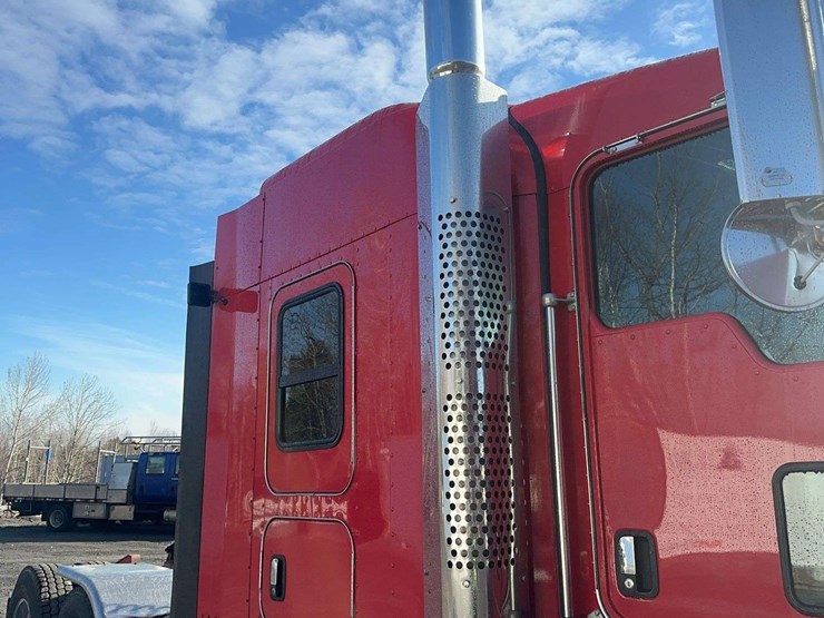2022-kenworth-t800-image-14