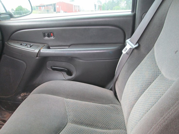 2006-chevrolet-2500-image-34