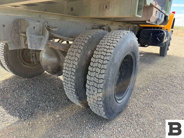 1985-international-1854-flatbed-truck-image-25