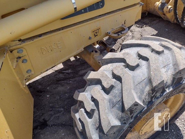 2010-deere-310j-image-30