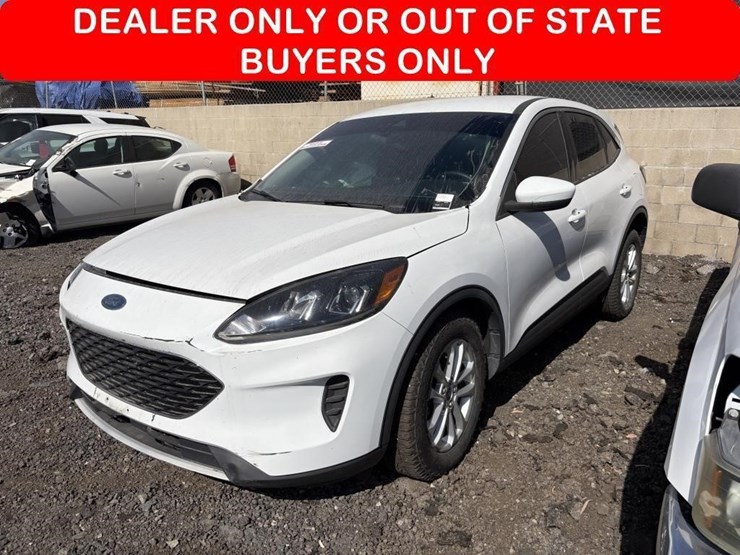 2020-ford-escape-se-image-1